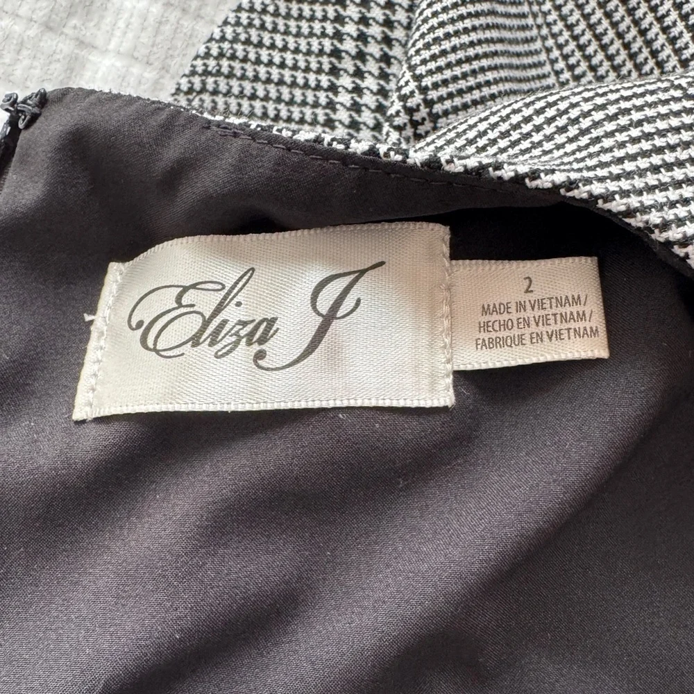 Eliza J grey short sleeve dress with belt, size size 2 - Picture 9 of 10